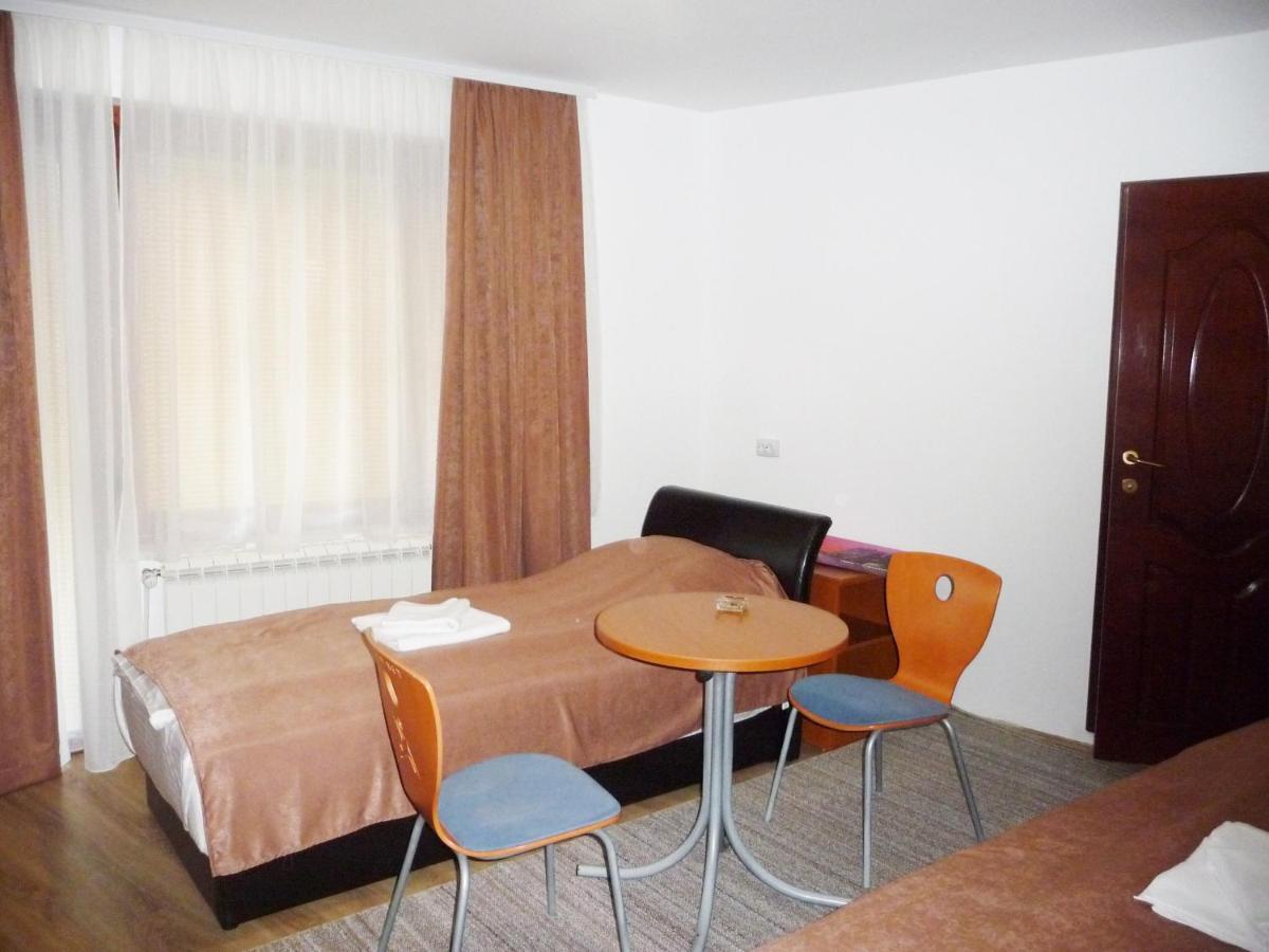 Sobe Rooms Aleksandar Nis Bagian luar foto